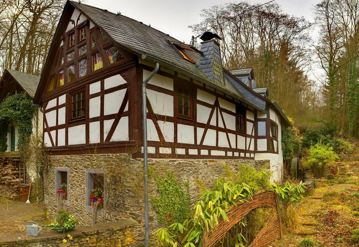 Дома в немецком стиле: готика или фахверк